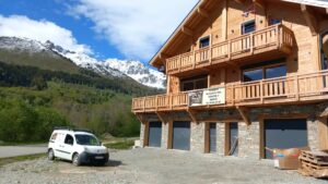 APPARTEMENT 8 PERS DANS CHALET NEUF