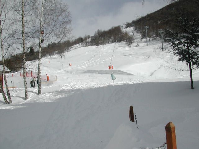 ARRIVEE DES PISTES DEVANT LA MAISON ( TELESSIEGE DES CLOCHETTES ) AVEC FIL NEIGE DES FEES GRATUIT POUR LES DEBUTANTS